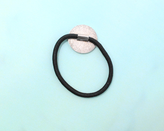 foto su elastico per capelli