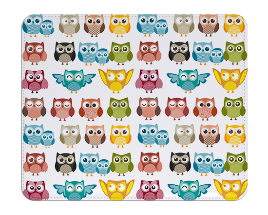 Tappetino-mouse-pelle-con-grafica-gufetti-colorati