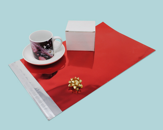 Tazza da caffè americano con scatola bianca