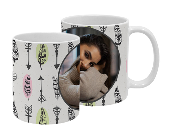 Tazza panoramica personalizzata con immagine e grafica frecce e piume