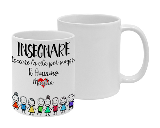 Tazza con bambini stilizzati e scritta come regalo per maestre