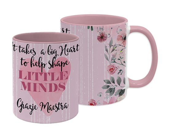 Tazza panoramica con cuore rosa per ringraziare la maestra