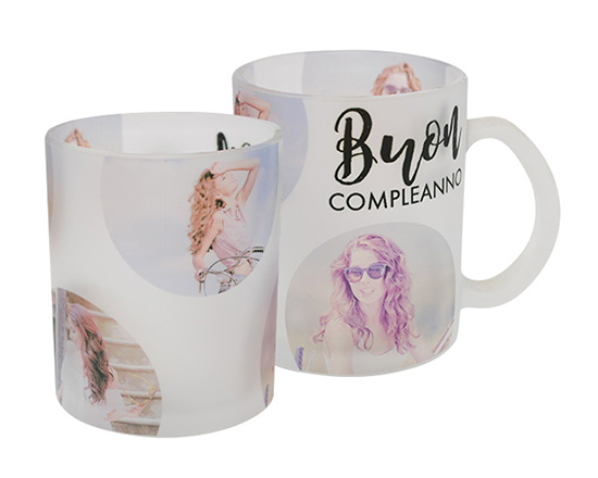 crea tazza in vetro con 4 tra le tue foto preferite e grafica buon compleanno