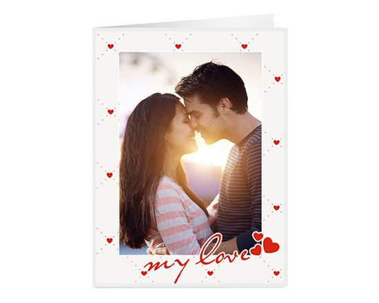 Card con sfondo a cuori per auguri di S. valentino