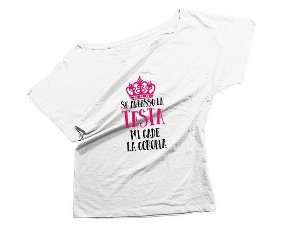 T-shirt scollo largo con grafica con corona