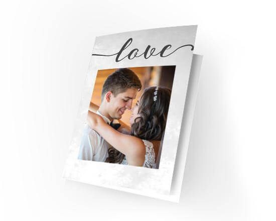 card con grafica e foto per la festa della mamma