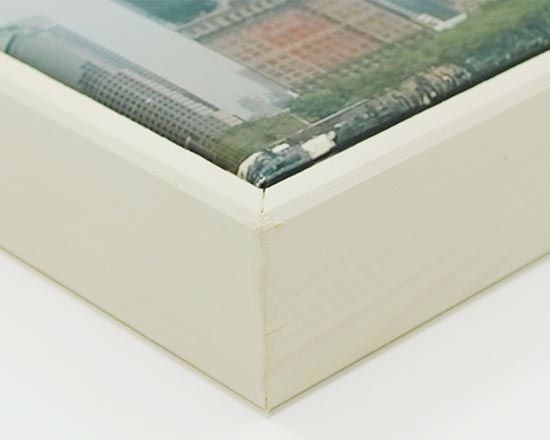 Cornice bianca per la tela americana - lavorazione artigianale