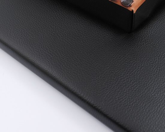 Dettaglio pelle nera