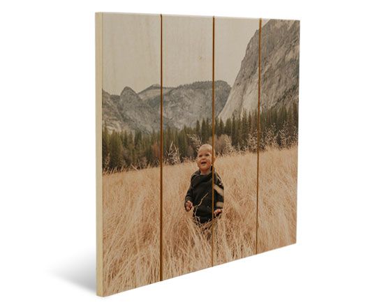 Stama su listelli verticali in legno di foto personali