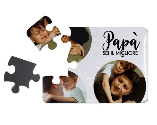 puzzle magnetico formato da 12 tasselli