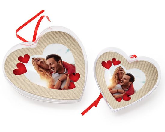 inserisci una foto all'interno della grafica per la palla di Natale a cuore