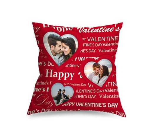 Il cuscino medio dalla grafica con scritte bianche