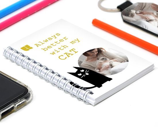 Divertiti a personalizzare l'agendina con le tue foto e tante grafiche simpatiche