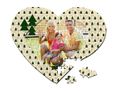 Il puzzle cuore con alberi verdi