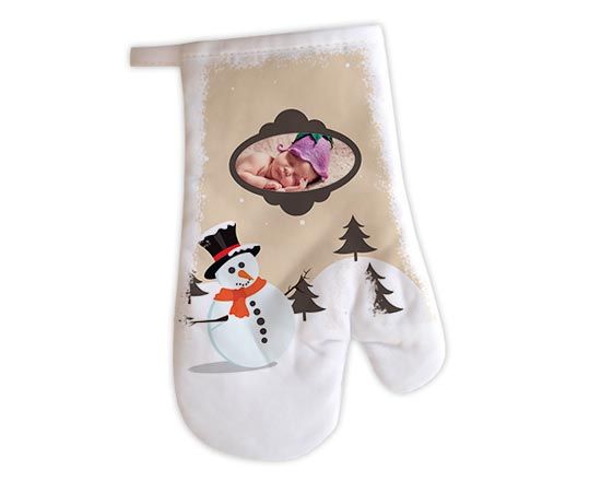 Il guanto da forno con il pupazzo di neve