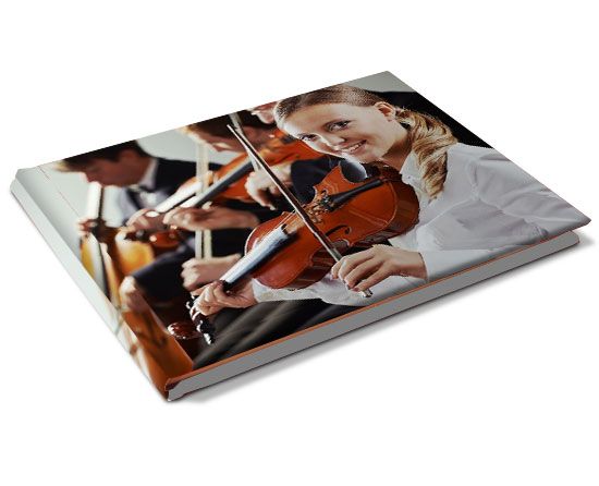 pentagramma personalizzato raffigurante ragazza con violino