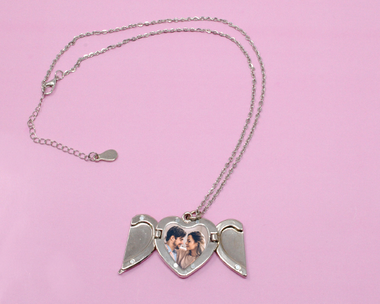 collana ciondolo cuore con ali