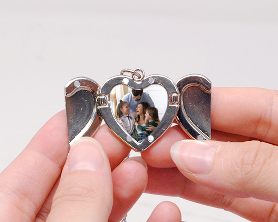 collana ciondolo cuore con ali con foto personali