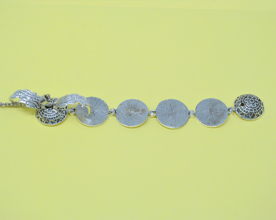 Collana con medaglione multi-immagine aperto retro