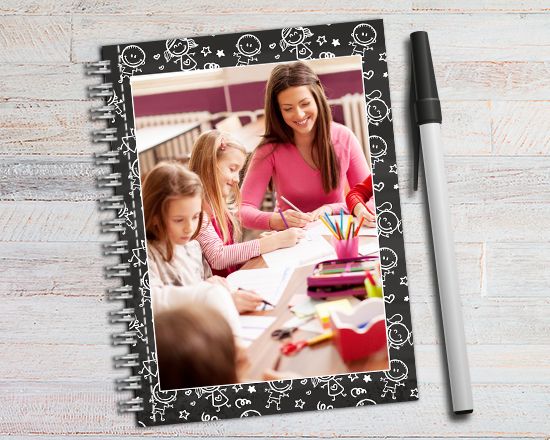 Agenda con spirale e grafica con bimbi