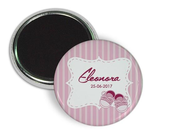 Magnete frigo con scarpette rosa