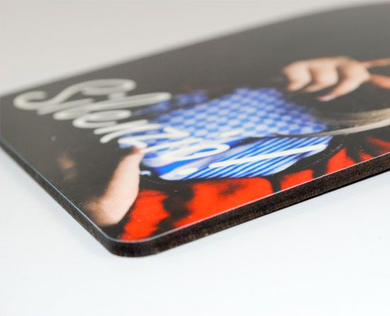 Realizzato interamente in legno masonite, pratico e utile per preservare la tua privacy.