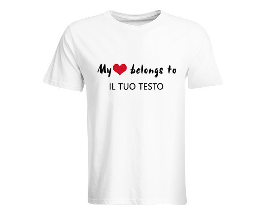 T-shirt con grafica con scritta e cuore rosso