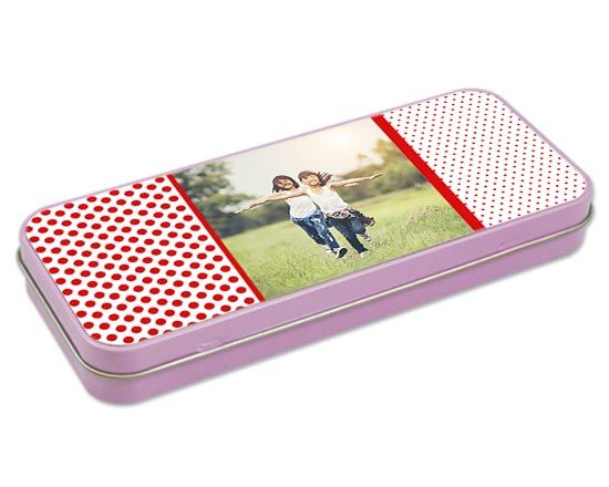 astuccio personalizzato con foto di bambine e grafica pois