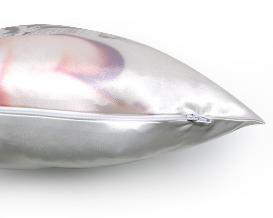 Tessuto un raso lucido per il tuo cuscino personalizzato