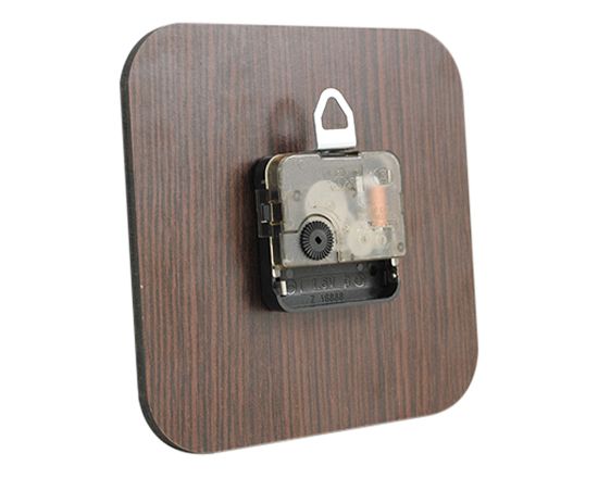 Retro orologio in legno quadrato