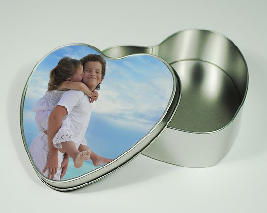 scatola di latta a cuore personalizzata