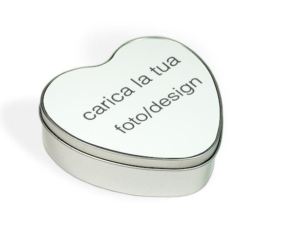 scatola in latta a cuore