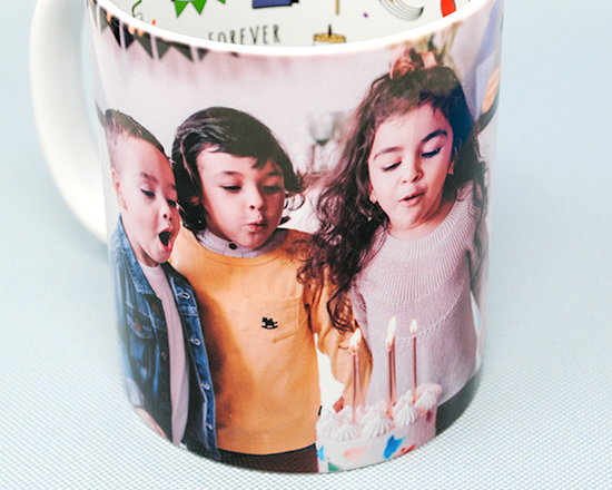 Dettaglio stampa tazza compleanno