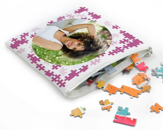chiuso con pratica cerniera, il comodo sacchetto terrà insieme tutti i pezzi del tuo puzzle
