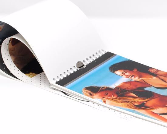 Calendario multipagina su carta patinata 250 gr., rilegatura spirale