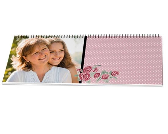 Rose con pois per la grafica del tuo calendario