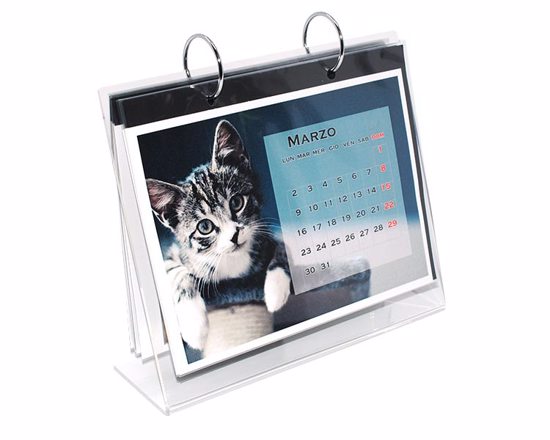 Realizza il calendario in plexiglass, personalizzando le 13 facciate con le tue foto