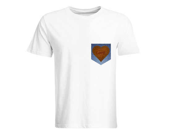 T-shirt personalizzata con stampa laterale di un taschino