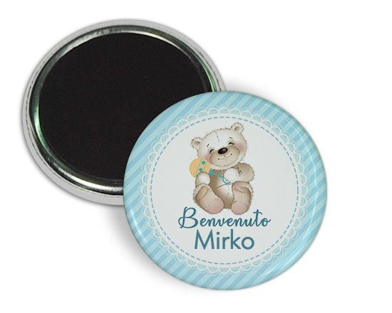 Dolce orsetto sul magnete frigo