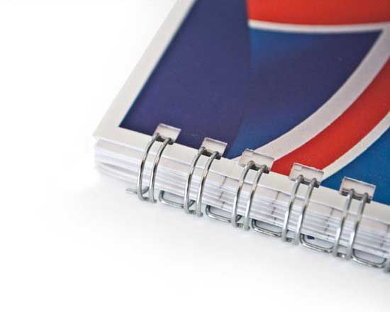 Scegli se personalizzarlo in orizzontale o verticale, la spirale determinerà la cordonatura del tuo quaderno.