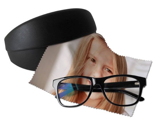 pezzolina, custosia e occhiali, la pezzolina è personalizzata con la foto di una bambina
