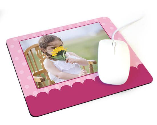 La grafica rosa e magenta per il mousepad