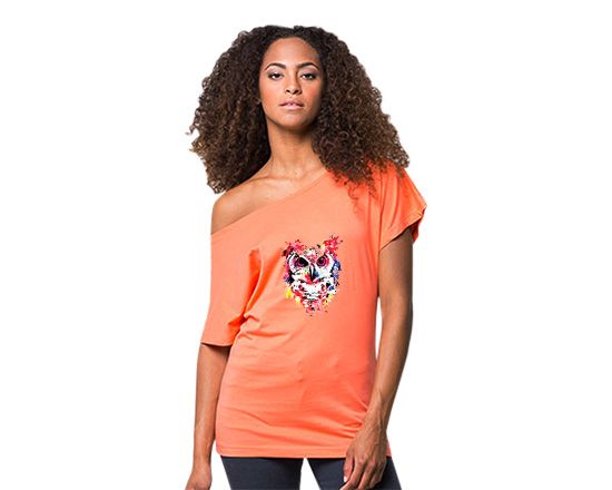 T-shirt donna con grafica e scollo largo