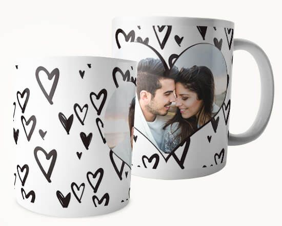 Tazza panoramica con cuori neri