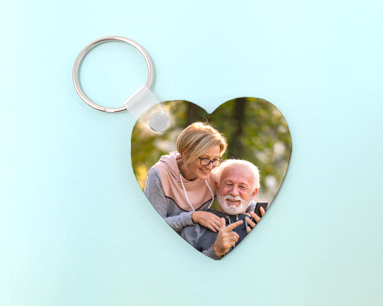 Portachiavi in masonite a forma di cuore con foto di coppia