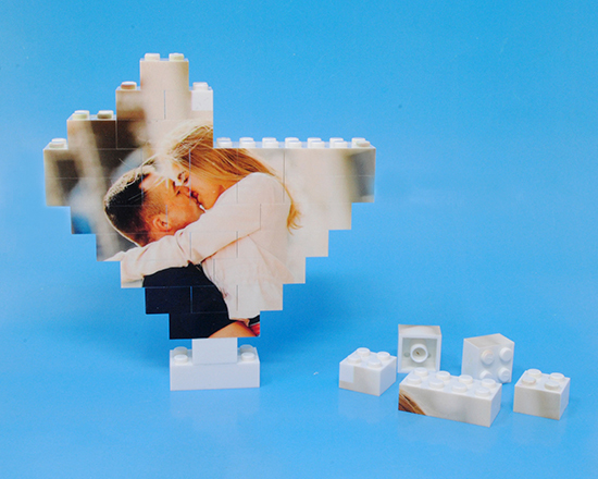 Puzzle 3D a forma di cuore con mattoncini lego