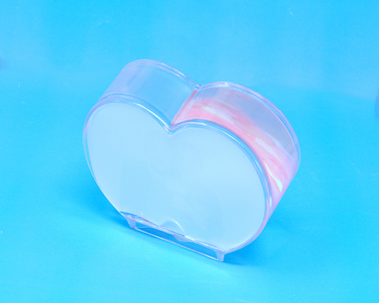Retro palla di neve a forma di cuore