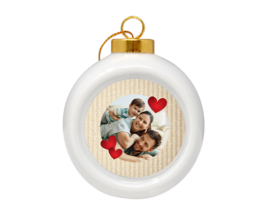 Pallina di Natale in ceramica con foto e grafica con cuori rossi