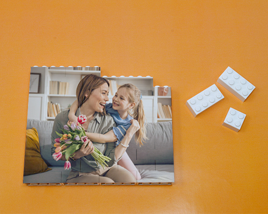 Puzzle con mattoncini bianchi