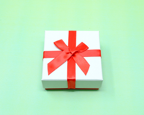 scatolina regalo con nastrino